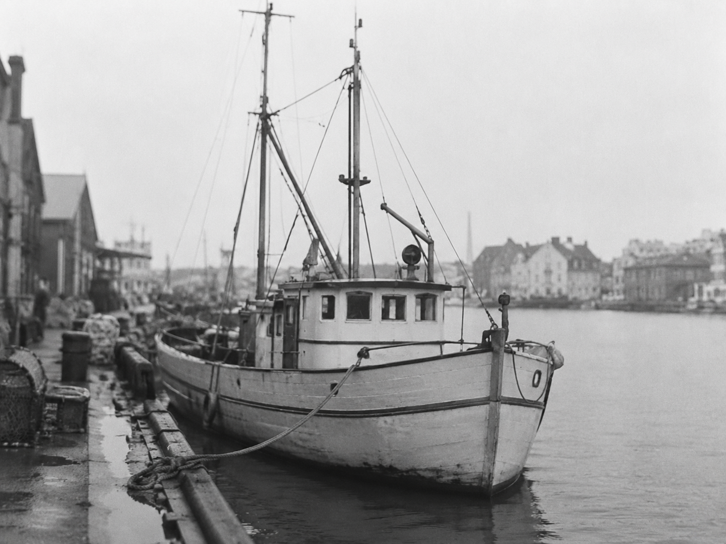 # 04 Ein Schiff am Kai